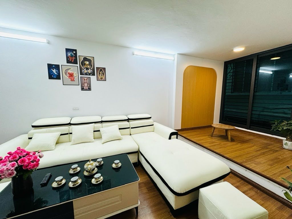 BÁN NHÀ 5 TẦNG, MINH KHAI - HAI BÀ TRƯNG - GIÁ 5.6 TỶ - SỔ ĐỎ CHÍNH CHỦ - Ảnh 2